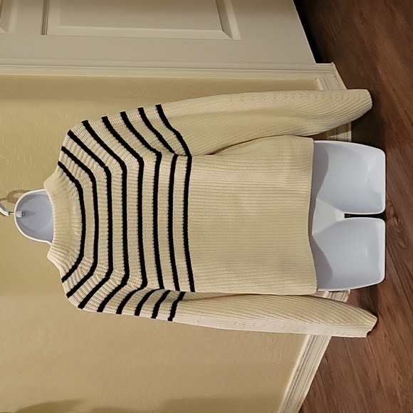 Gorgeous Gold Button Accent Striped Knit Sweater - Picture 3 of 8